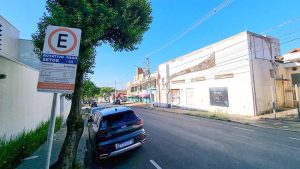 Vereador cobra transparência na gestão da Área Azul