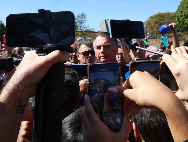 “Suprema humilhação”, diz Bolsonaro sobre tornozeleira eletrônica 3 bolsonaro-agencia-brasil