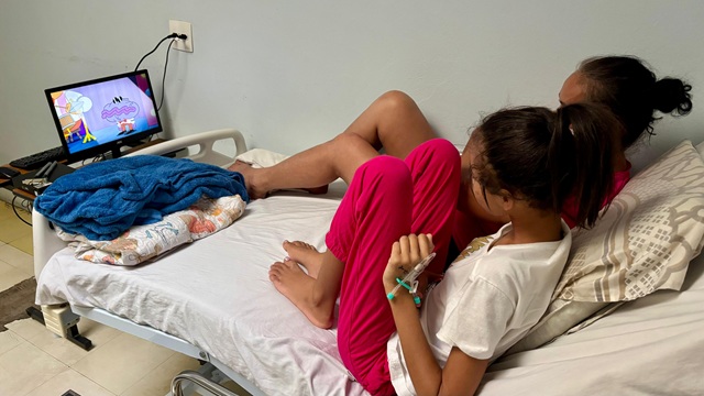 Hospital Municipal disponibiliza televisão para conforto de crianças em isolamento 1 hospital-televisao-criancas
