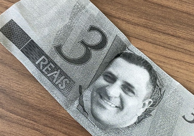 Nota de 3 reais com rosto de vereador aparece na Câmara de Santa Bárbara 1 nota-celso-avila-camara