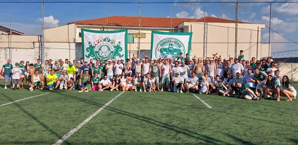 Palmeirenses fazem arrecadação de leite para o jogo das quartas de final da Copa do Mundo de Clubes 1 palmeirenses-arrecadacao