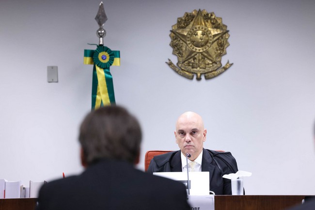 Supremo começa a julgar Bolsonaro e aliados nesta terça-feira (2) 4 Supremo começa a julgar Bolsonaro e aliados na terça-feira (2)
