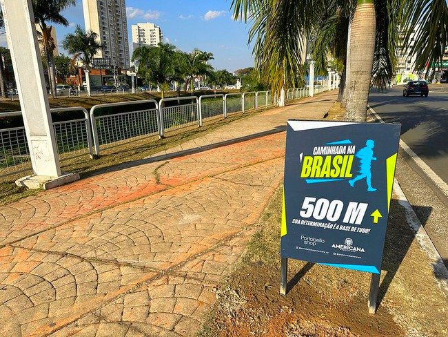 Avenida Brasil ganha sinalização de distância para caminhadas 1 Avenida Brasil ganha sinalização de distância para caminhadas