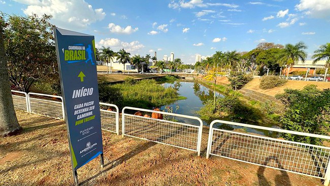 Avenida Brasil ganha sinalização de distância para caminhadas 3 Avenida Brasil ganha sinalização de distância para caminhadas