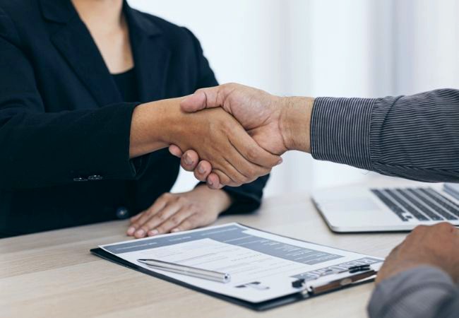 Brasil abre 129,8 mil vagas formais em julho e registra menor alta 1 Brasil abre 129,8 mil vagas formais em julho e registra menor alta
