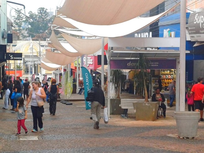 Comércio de Americana abre em horário especial neste sábado 1 Comércio de Americana abre em horário especial neste sábado
