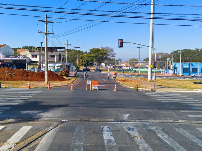 DAE interdita cruzamento na Zona Leste para avançar obra da nova adutora 1 DAE interdita cruzamento na Zona Leste para avançar obra da nova adutora