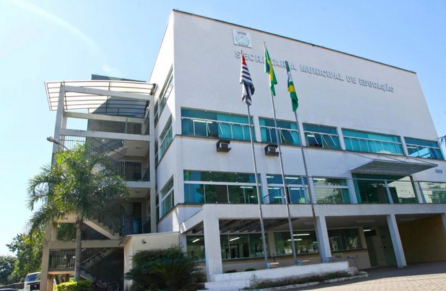 Educação inicia processo de remoção anual de professores em Santa Bárbara