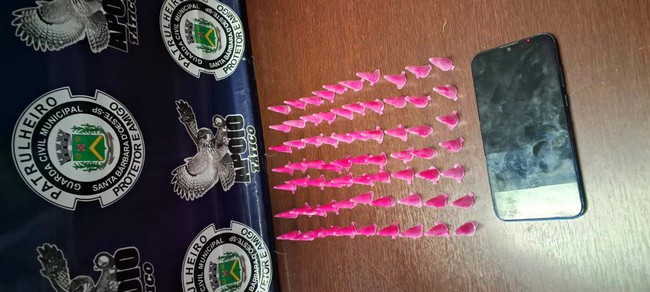 GCM apreende menor com 70 pinos de cocaína em Santa Bárbara 1 GCM apreende menor com 70 pinos de cocaína em Santa Bárbara