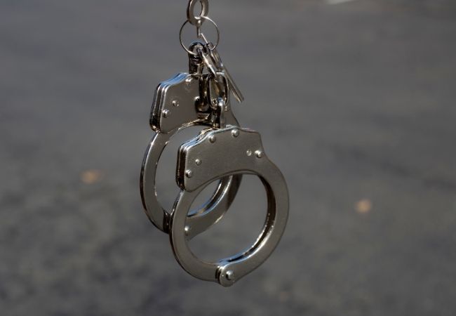 GCM prende homem com mandado de prisão em Santa Bárbara 1 GCM prende homem com mandado de prisão em Santa Bárbara