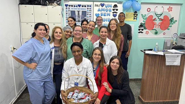 HM de Americana homenageia pacientes de hemodiálise no Dia dos Pais
