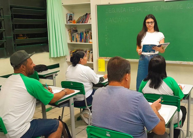Matrículas abertas para Educação de Jovens e Adultos em S. Bárbara