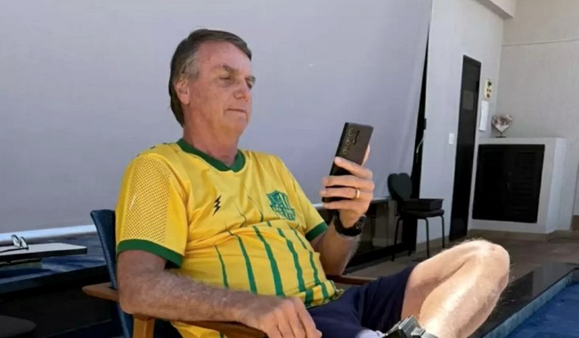 Moraes decreta prisão domiciliar de Jair Bolsonaro por descumprir medidas 1 Moraes decreta prisão domiciliar de Jair Bolsonaro por descumprir medidas