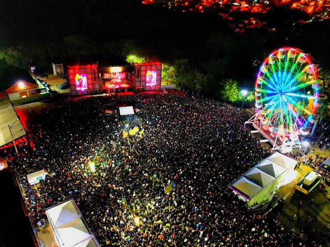 Santa Bárbara Rock Fest 2025 reúne 98 mil em festival histórico 2 Santa Bárbara Rock Fest 2025 reúne 98 mil em festival histórico