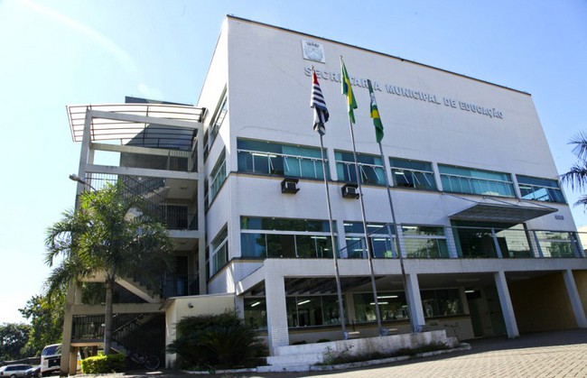 Santa Bárbara oferece 100 vagas em curso de extensão para professores