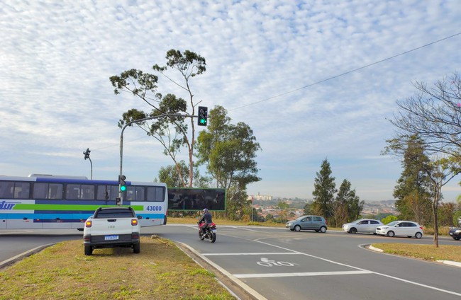 Sumaré instala novo semáforo no Viaduto Antônio Serra