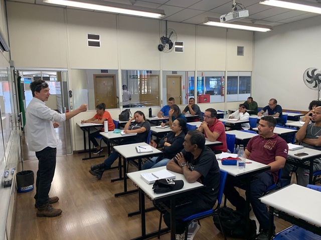 Secretaria de Habitação promove curso de elétrica para moradores do Vida Nova I e II 1 curso-eletrica-habitacao