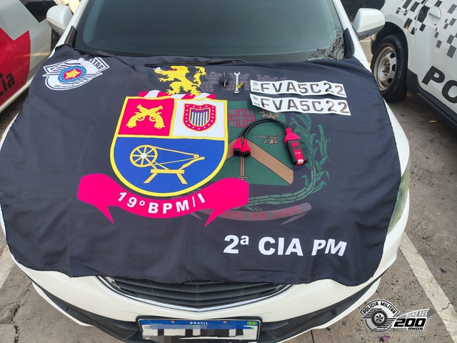 Homem é preso em Santa Bárbara com objetos usados para clonar carros 1 homem-preso-objetos-clonar-carro