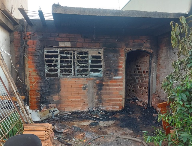 Homem tem 90% do corpo queimado em incêndio em Sumaré 2 incendio-sumare-homem