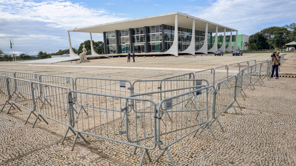 Supremo começa a julgar Bolsonaro e aliados nesta terça-feira (2) 2 Supremo começa a julgar Bolsonaro e aliados na terça-feira (2)
