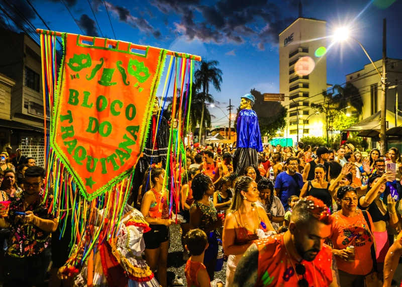 Bloco do Traquitana anima tarde carnavalesca neste domingo em Santa Bárbara 1 Bloco do Traquitana anima tarde carnavalesca neste domingo em Santa Bárbara