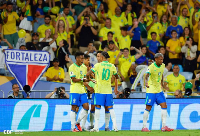 Brasil vence Chile por 3 a 0 no Maracanã com show da torcida 3 Brasil vence Chile por 3 a 0 no Maracanã com show da torcida
