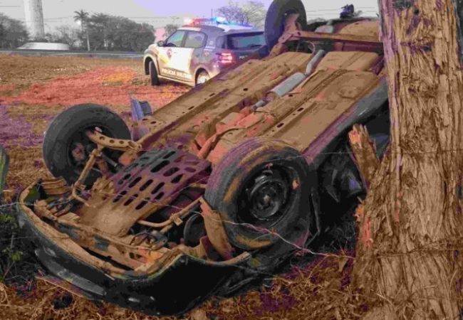 Brincadeira em carro causa capotamento e deixa cinco feridos em Americana 1 Brincadeira em carro causa capotamento e deixa cinco feridos em Americana