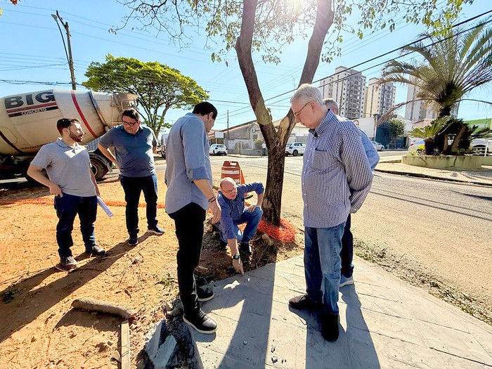 Chico vistoria obras de revitalização da Praça Caetano Cecchino 2 Chico vistoria obras de revitalização da Praça Caetano Cecchino