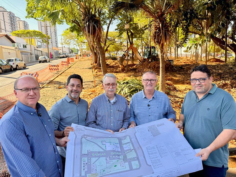 Chico vistoria obras de revitalização da Praça Caetano Cecchino 3 Chico vistoria obras de revitalização da Praça Caetano Cecchino