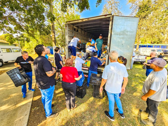 Encontro de Veículos Antigos arrecada 6 toneladas de alimentos em S. Bárbara 1 Encontro de Veículos Antigos arrecada 6 toneladas de alimentos em S. Bárbara 1