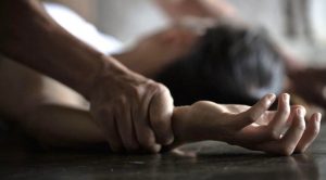 Ex-companheiro invade casa e agride brutalmente mulher em Santa Bárbara