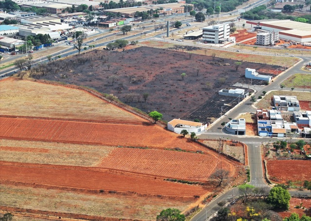 Guarda identifica e multa responsáveis por queimadas em Santa Bárbara 1 Fogo Alphacenter queimada Santa Barbara