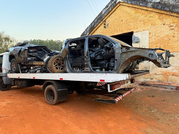 Polícia Civil encontra Hilux furtada em barracão na Fazenda Vaughn 3 Polícia Civil encontra Hilux furtada em barracão na Fazenda Vaughn