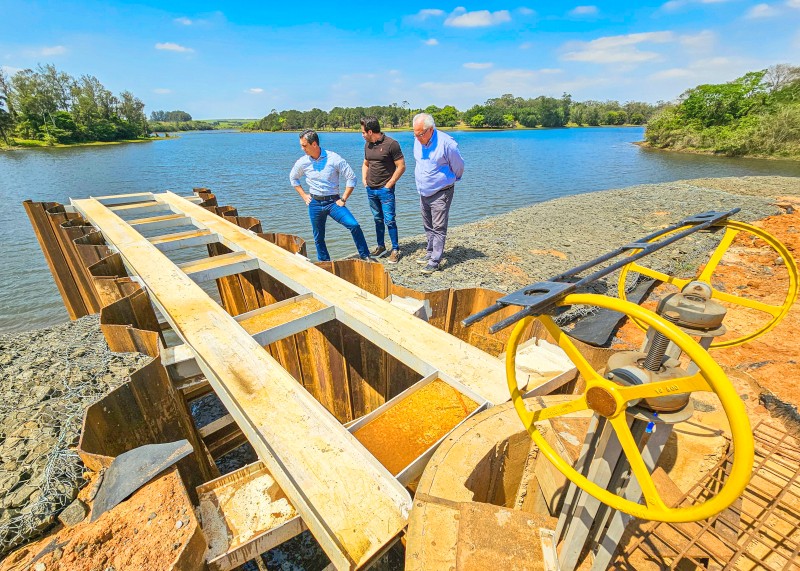Prefeito visita obras da nova represa em Santa Bárbara 3 Prefeito visita obras da nova represa em Santa Bárbara