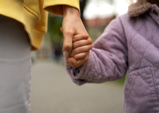 Projeto cria programa permanente sobre adoção legal e combate ao tráfico de crianças 1 Projeto cria programa permanente sobre adoção legal e combate ao tráfico de crianças