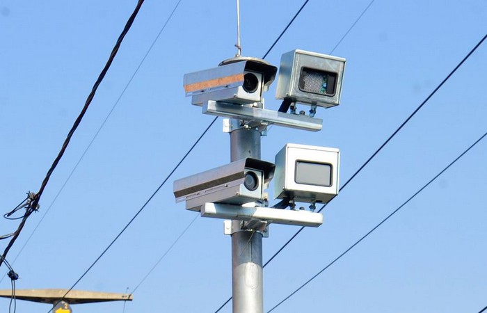 Vereador sugere radares em semáforos para coibir avanço de sinal 1 Vereador sugere radares em semáforos para coibir avanço de sinal