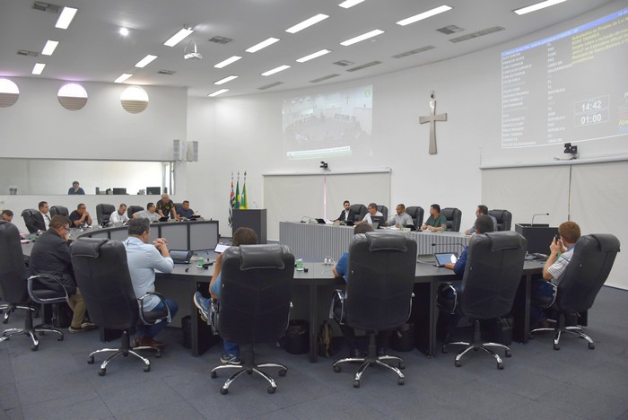 Vereadores aprovam projetos e moções e abrem exposição em S. Bárbara 2 Vereadores aprovam projetos e moções e abrem exposição em S. Bárbara