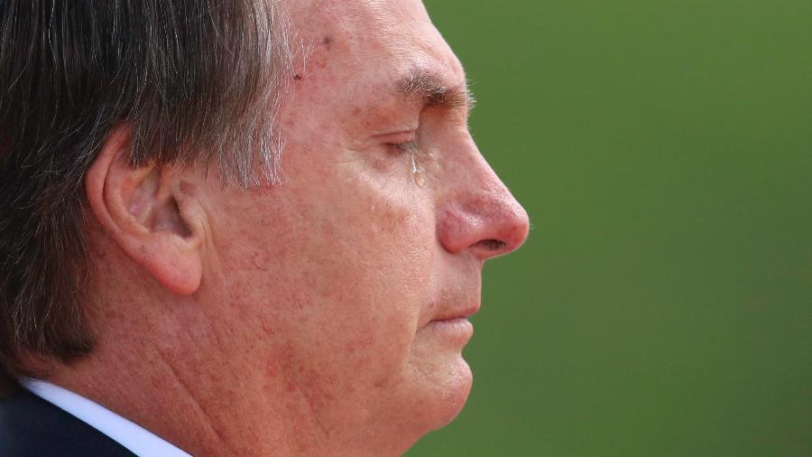 Por 3 votos a 1, STF condena ex-presidente Jair Bolsonaro 1 bolsonaro-chorando