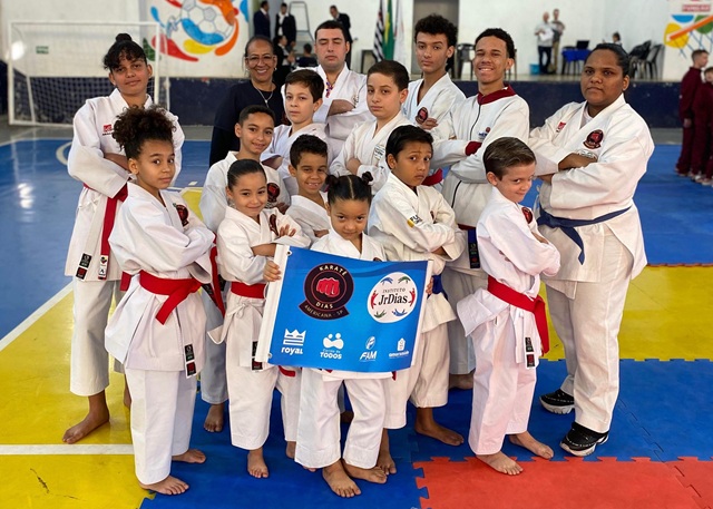 Karatecas do Instituto JR Dias conquistam título estadual por equipes 1 campeonato de karateca