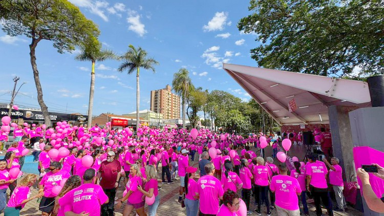 Caminhada do Outubro Rosa reúne mais de 2 mil pessoas em Nova Odessa 1 Caminhada do Outubro Rosa reúne mais de 2 mil pessoas em Nova Odessa 2