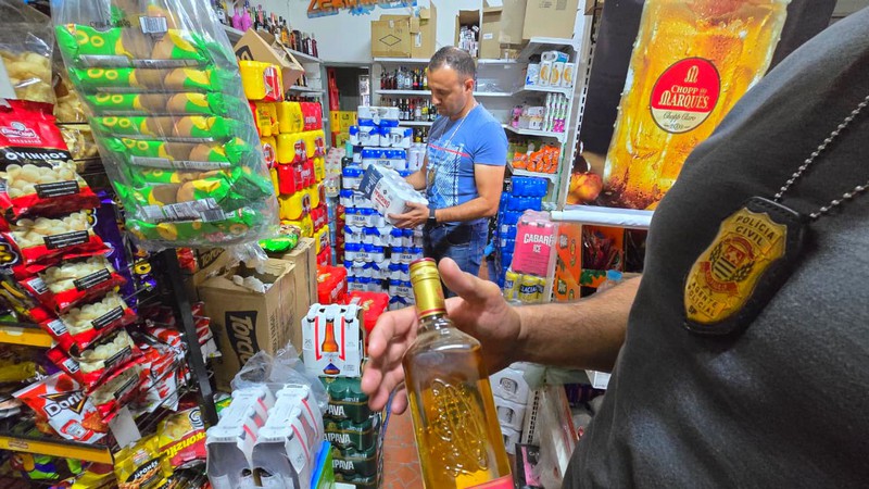 DIG de Americana apreende 509 litros de cerveja vencida em Cosmópolis 4 DIG de Americana apreende 509 litros de cerveja vencida em Cosmópolis