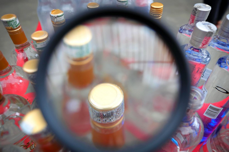 Falsificador de bebidas é preso em Rio Claro com 473 garrafas 1 Falsificador de bebidas é preso em Rio Claro com 473 garrafas