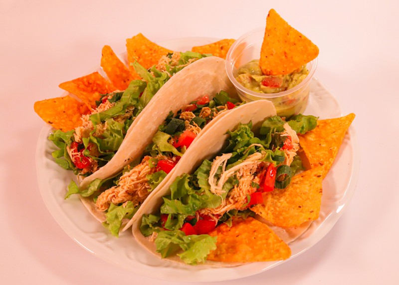 Feira das Nações de S. Bárbara reúne 13 países em cardápio solidário