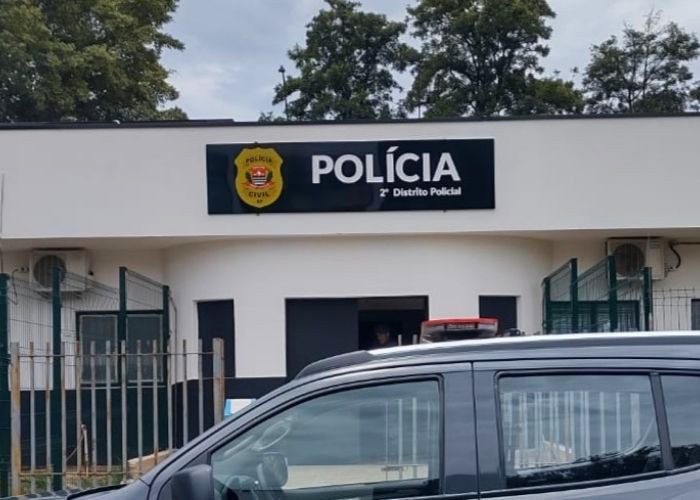 Homem é preso por tentativa de roubo de carro em frente ao Distrito Policial de S. Bárbara 1 Homem é preso por tentativa de roubo de carro em frente ao Distrito Policial de S. Bárbara