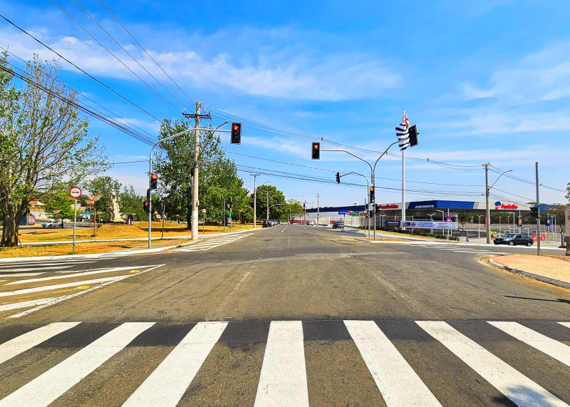 Semáforos começam a operar no cruzamento dos Bandeirantes e Pérola Byington 1 Semáforos começam a operar no cruzamento dos Bandeirantes e Pérola Byington