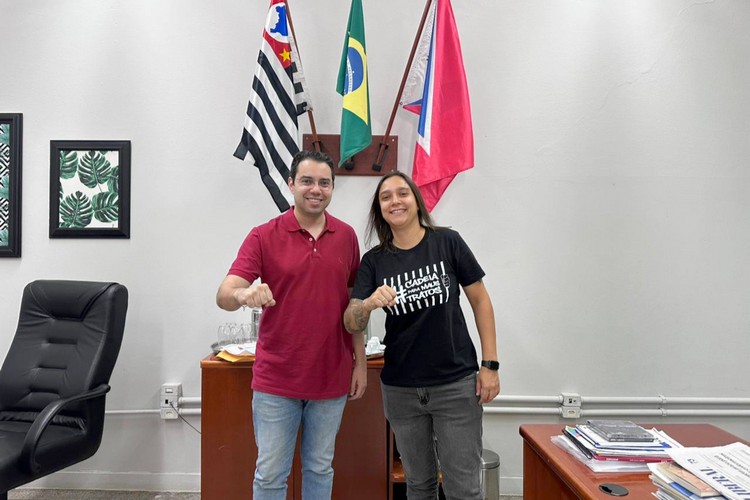 Vereadora discute ações sobre bem-estar animal com secretário de Educação 1 Vereadora discute ações sobre bem-estar animal com secretário de Educação