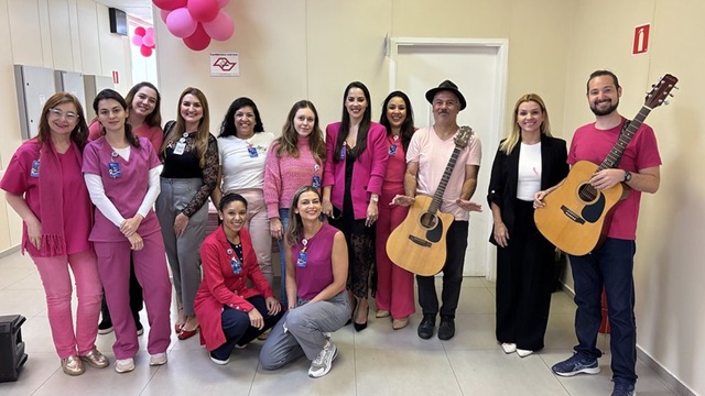 Café com Música humaniza tratamento oncológico durante Outubro Rosa na Unacon 1 cafe-musica-unacon
