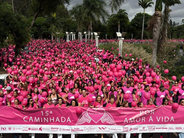 Caminhada do Rosa do Bem reúne 10 mil pessoas na Avenida Brasil 1 rosa-bem-americana