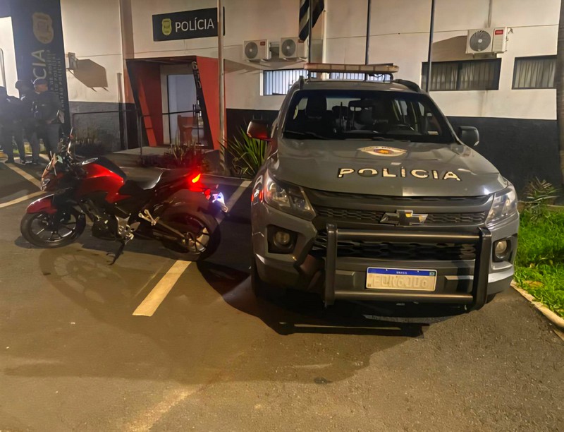 Baep recupera moto furtada e apreende dois adolescentes em Sumaré