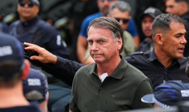 Bolsonaro relata paranoia por remédios, mas audiência mantém prisão